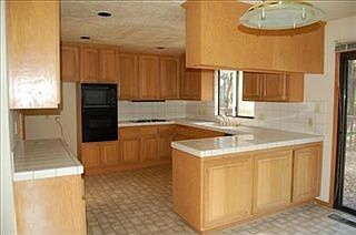 3rd image of 23106 Broadmoor Ct