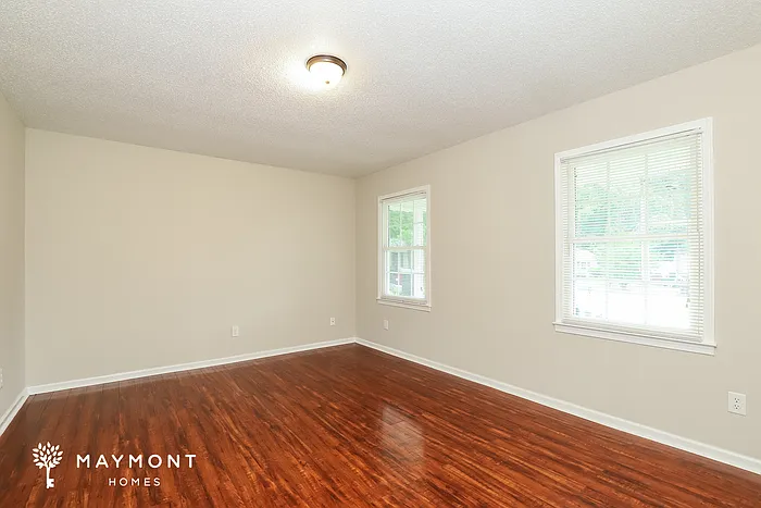 2713 Ernest St — Photo 5
