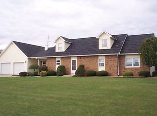 305 Meadowmere Dr, Butler, IN 46721