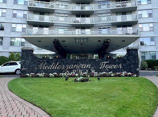 2100 Linwood Ave APT 2Y, Fort Lee, NJ 07024