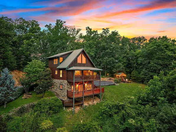 942 Boyd Blvd, Gatlinburg, TN 37738