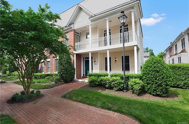 1st image of 729 W Laurel St #729