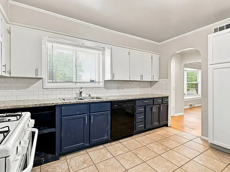6624 E 27th Pl — Photo 8