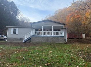 75 Ratliff Hl, Elkhorn City, KY 41522