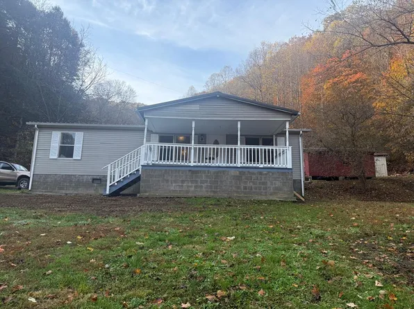 75 Ratliff Hl, Elkhorn City, KY 41522