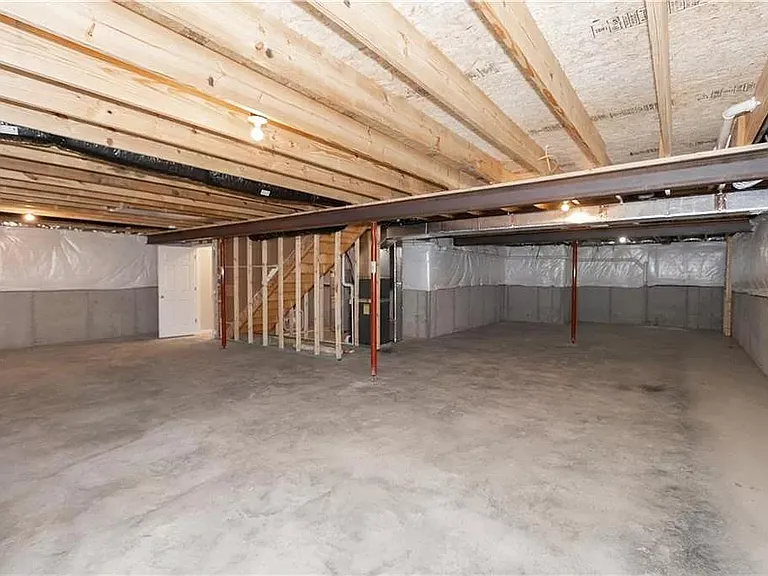5038 Arling Ct — Photo 9