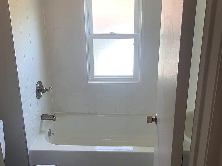 51 N Chestnut St #2 — Photo 6