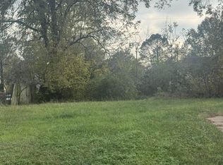 585 E McKellar Ave, Memphis, TN 38106