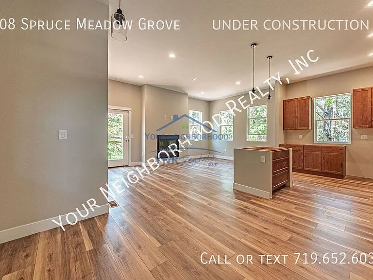 308 Spruce Meadow Grv — Photo 5