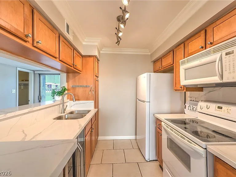 714 Oakmont Ave #1101 — Photo 11