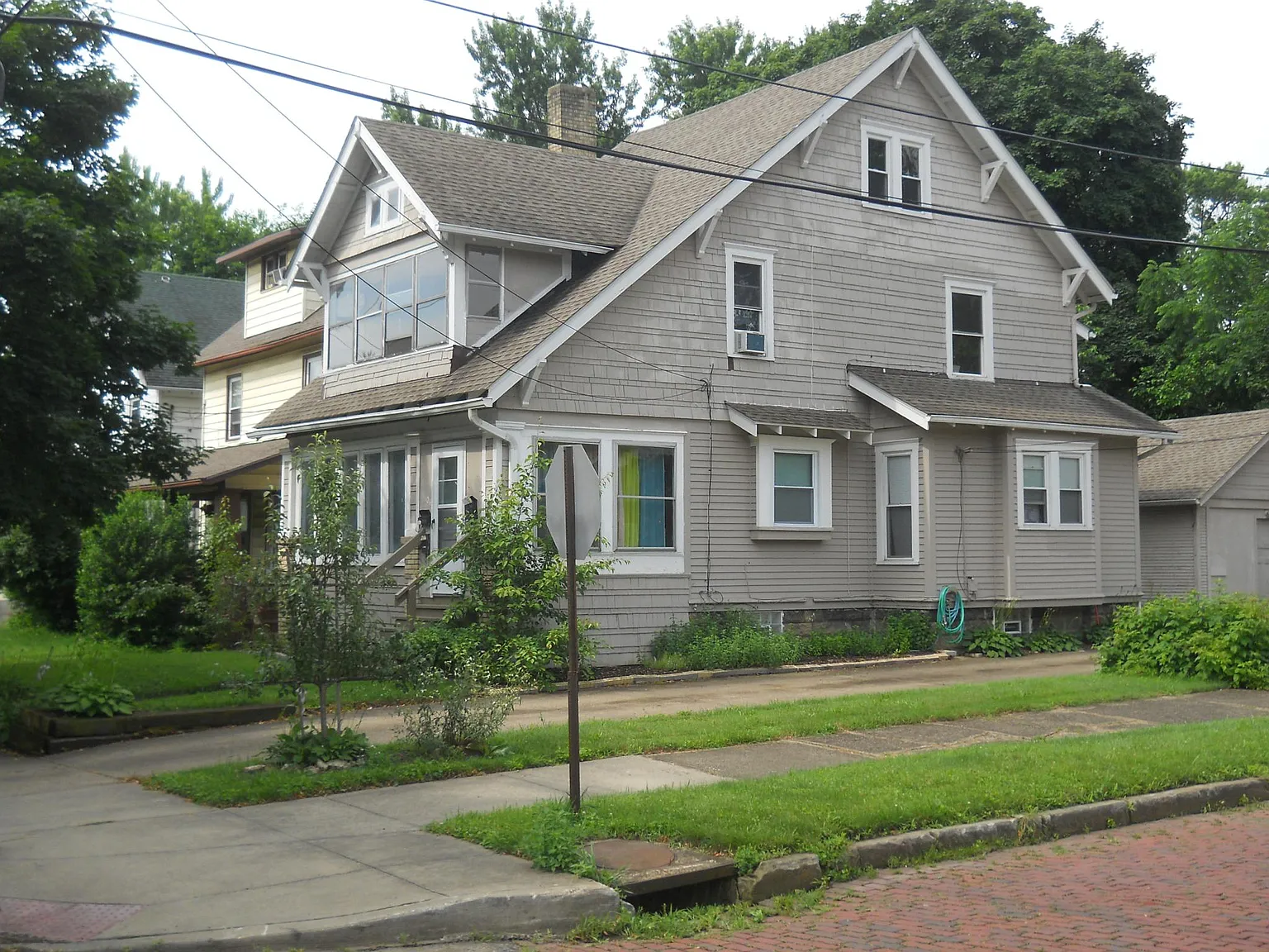 2 bed, 1000 sqft, $1,200 — Photo 2