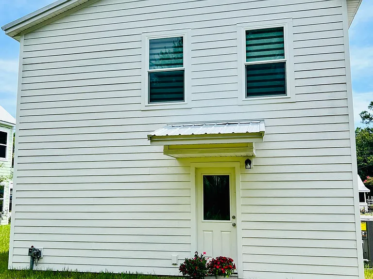 535 S Woodlawn St — Photo 18
