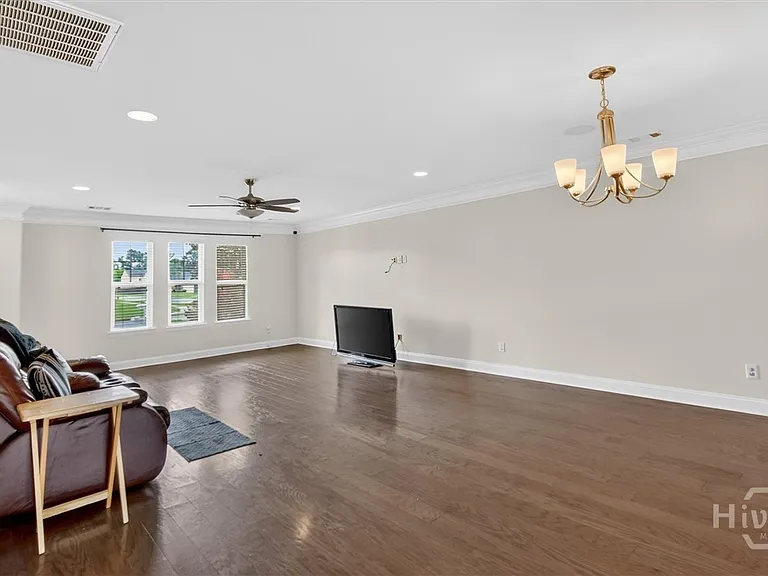 40 Roseberry Cir — Photo 5