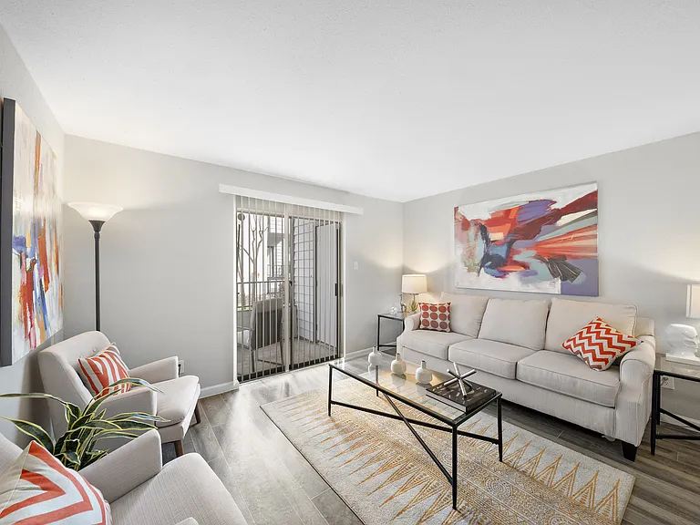 6Ten at Med Center Apartments — Photo 33
