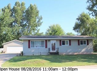 910 Maple St, Winneconne, WI 54986