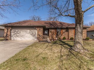 503 E Ozark Jubilee Dr, Nixa, MO 65714