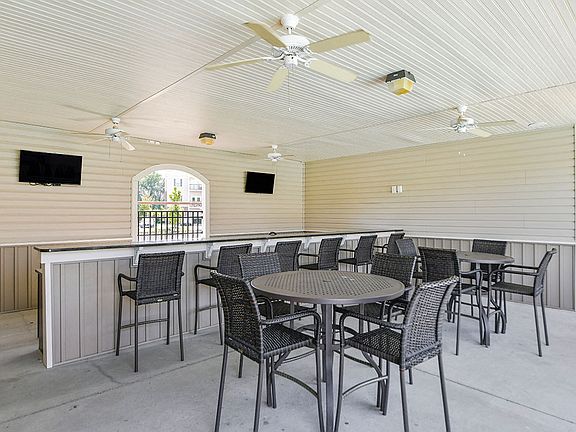 Poolside Seating and Bar