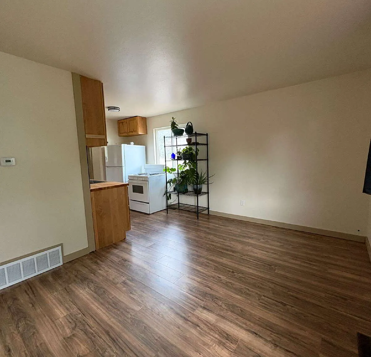 2 bed, 1.0 bath, $1,950 — Photo 2