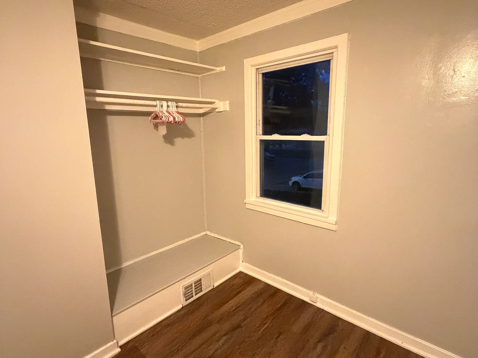 2 bed, 900 sqft, $1,200 — Photo 3