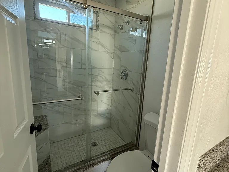 1524 N Thomas Ct — Photo 8