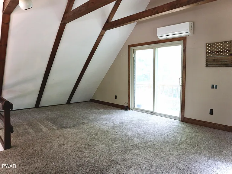 549 Lakeview Dr W — Photo 18