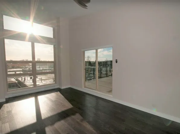 1182 W 16th St #408, North Vancouver, BC V7P 0B3