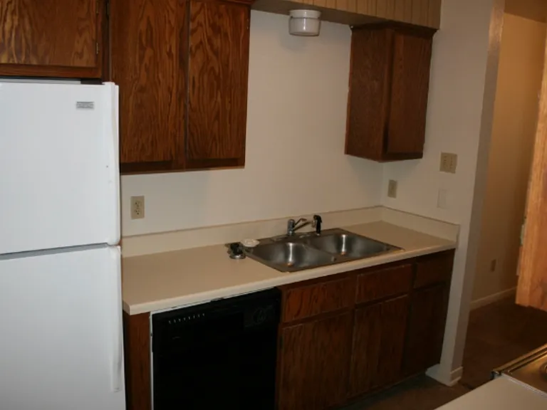 1807 Woodsman Dr #C — Photo 4