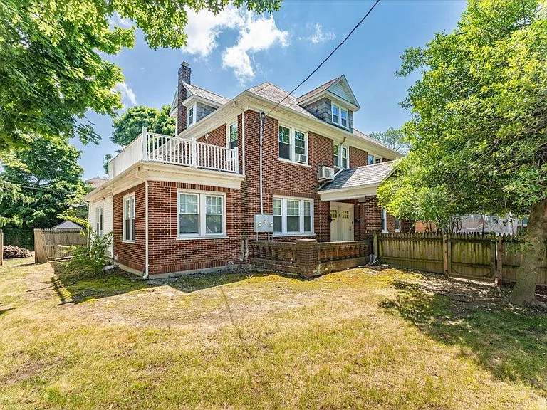 266 Rockaway Tpke — Photo 1
