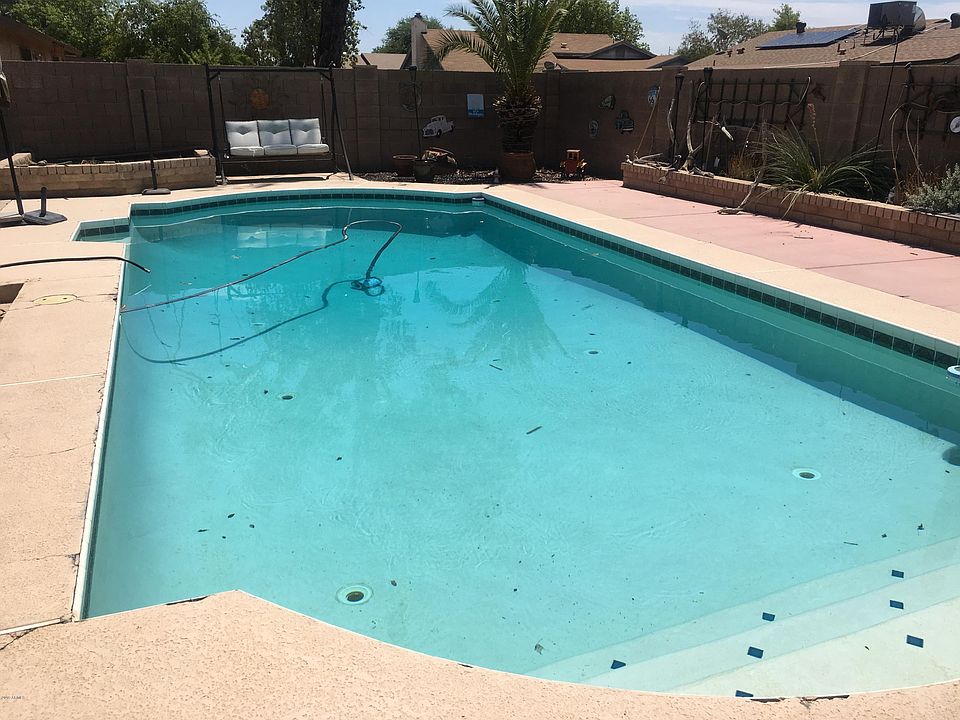 2nd image of 2913 W Muriel Dr