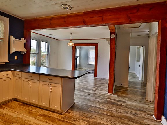 5th image of 143 Lake Dr