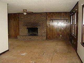 4th image of 207 Potomac Ct