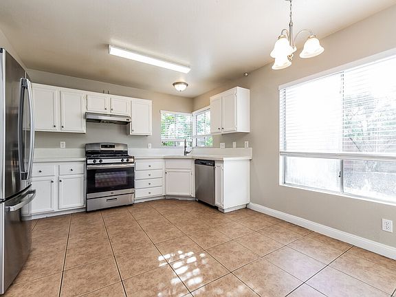 5th image of 3219 Lost Mesa Ct