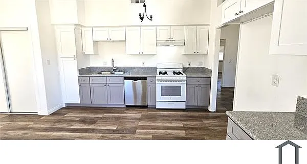 836 Langhorn St — Photo 3