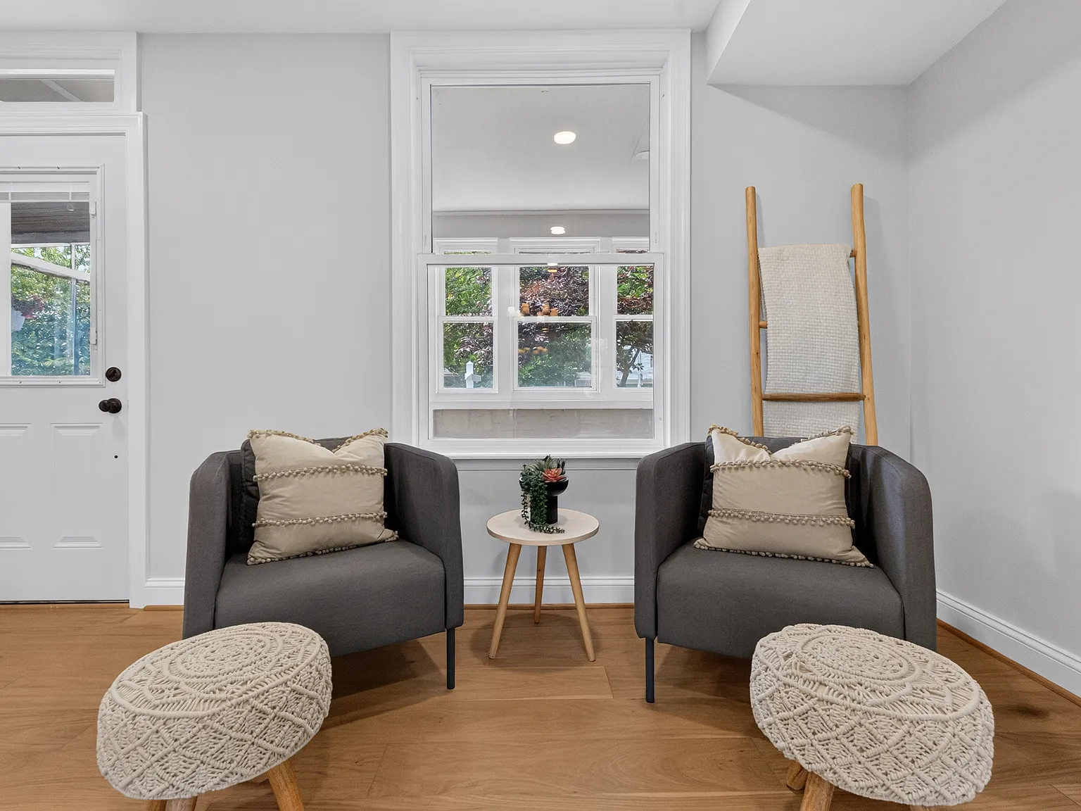 3 bed, 3.5 bath, 1686 sqft, $3,300 — Photo 3