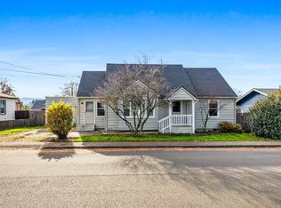 221 SW Rainbow Ave, Dallas, OR 97338