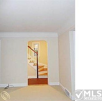 FOYER.JPG