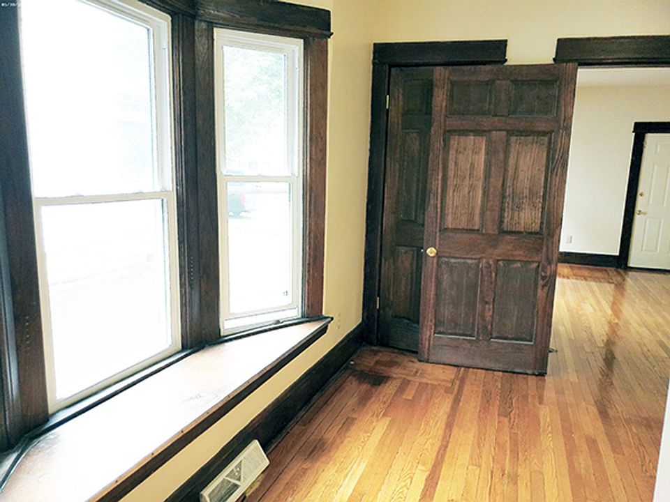 Building Photo 5