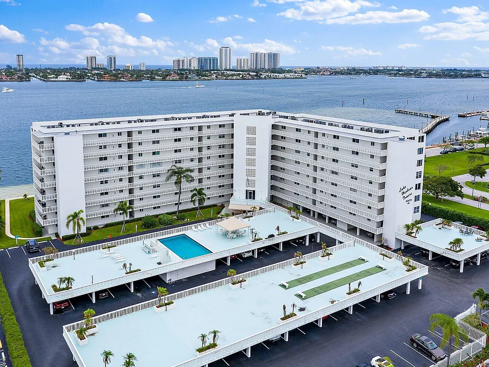 301 Lake Shore Dr #802