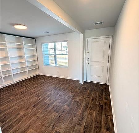 3rd image of 123 Skylark Rd