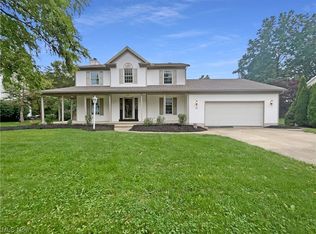 252 Ravenshollow Dr, Cuyahoga Falls, OH 44223