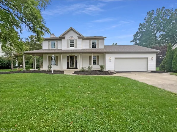 252 Ravenshollow Dr, Cuyahoga Falls, OH 44223