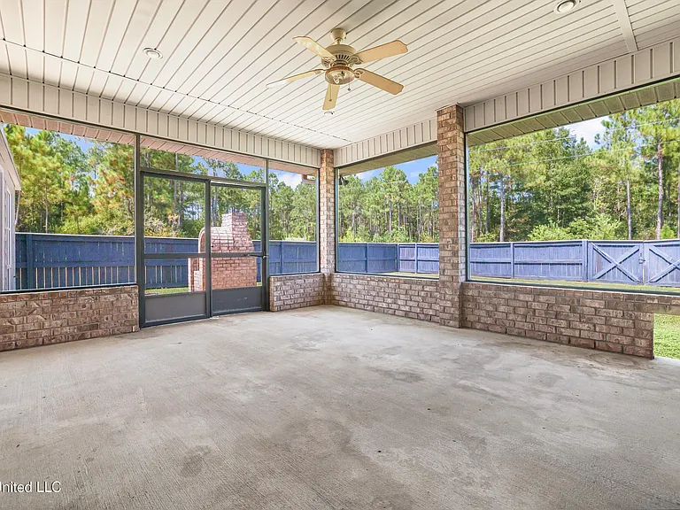 15301 Parker Rd — Photo 42