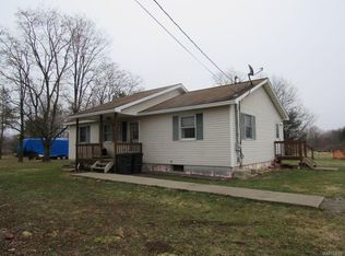 10490 McKinstry Rd, Delevan, NY 14042