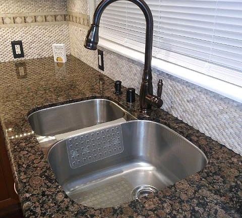 5th image of 315 Olive Ct