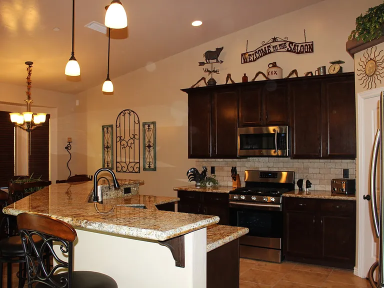 1074 Gleneagles Dr — Photo 8