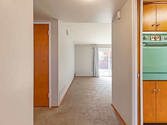 5th image of 124 Pleasant Pl