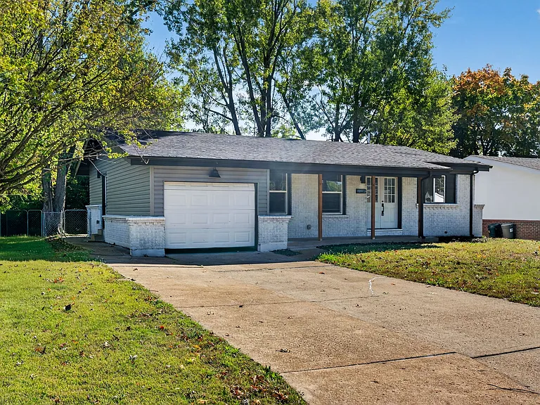 2358 Vorhof Dr — Photo 2