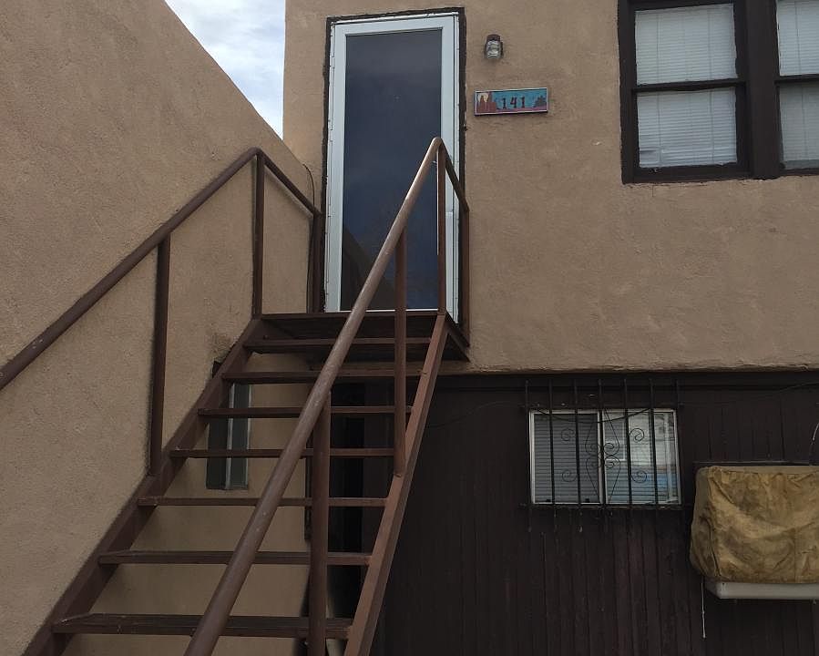 1st image of 141 Yale Blvd SE