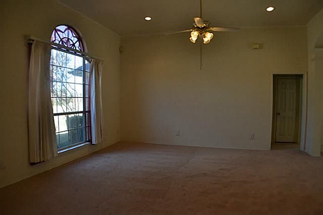 1st image of 10807 Pineview Ln