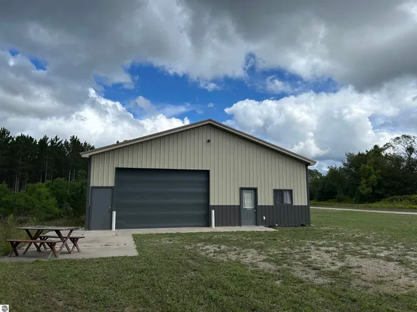 16962 Vondra Rd, Thompsonville, MI 49683